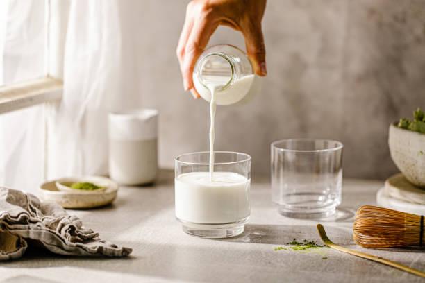 How to froth milk without a frother